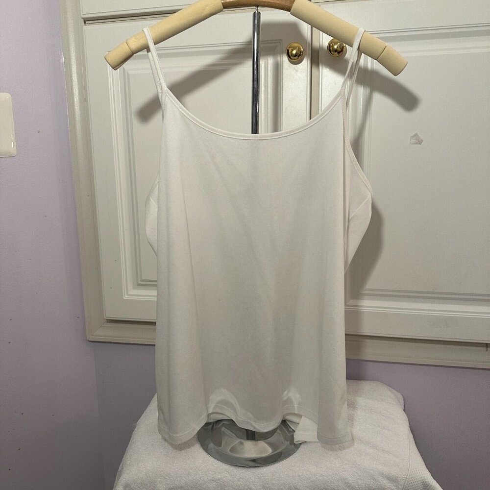 IC by Connie K Women's medium white scoop neck tank top